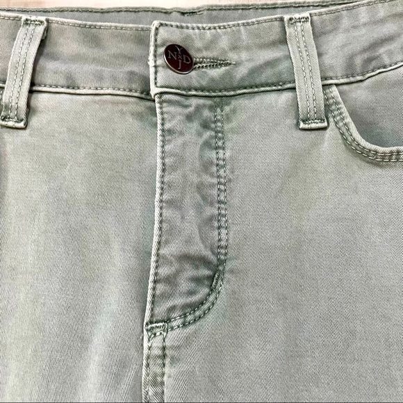 NYDJ Light Washed Sage Green Jeans Leggings 2 - Picture 3 of 5